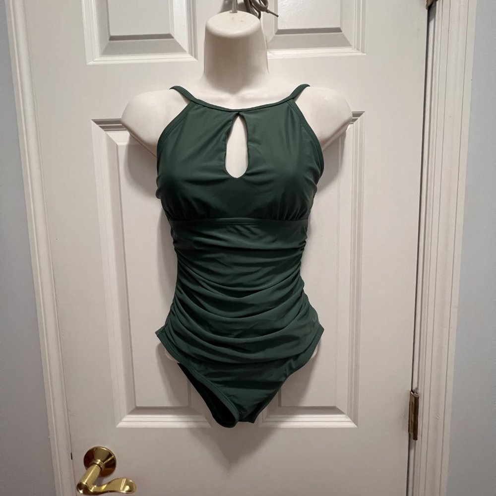 Ellen Tracy high neck swimsuit size 6 green